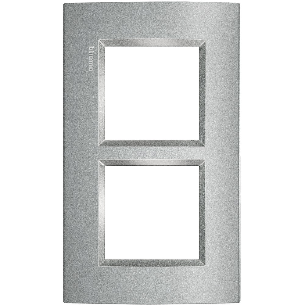 Plaque de recouvrement 2x2 modules entraxe 57mm Tech Living Light Bticino