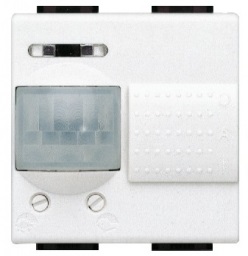 Détecteur de mouvement IR 6A/250V avec interrupteur 0-A-I  2 modules blanc Living Light Bticino