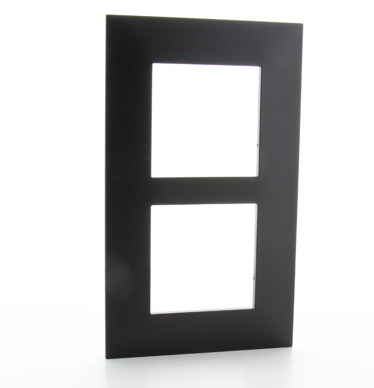 Plaque de recouvrement double verticale entraxe 57mm Valena Next noir mat Legrand