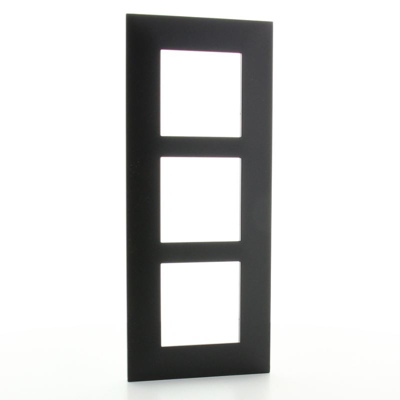 Plaque de recouvrement triple verticale entraxe 57mm Valena Next noir/fumé opale Legrand