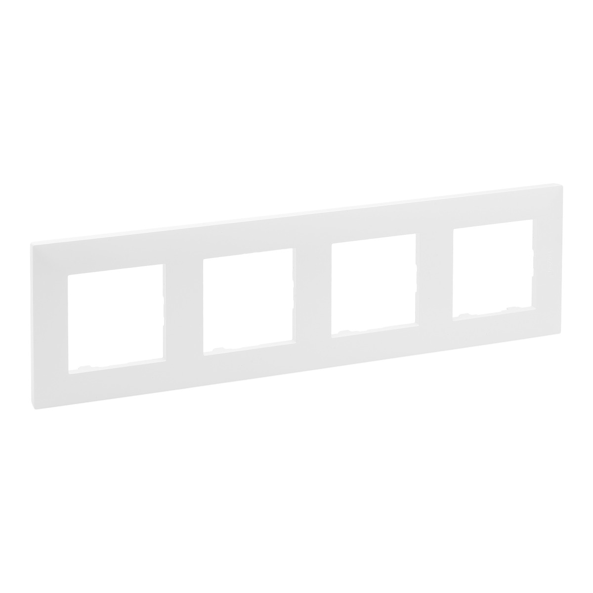 Plaque de recouvrement quadruple entraxe 71mm blanc Niloé Next NNP114WH Legrand