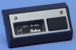 Bouton-poussoir lumineux 12V/1A noir & aluminium Niko