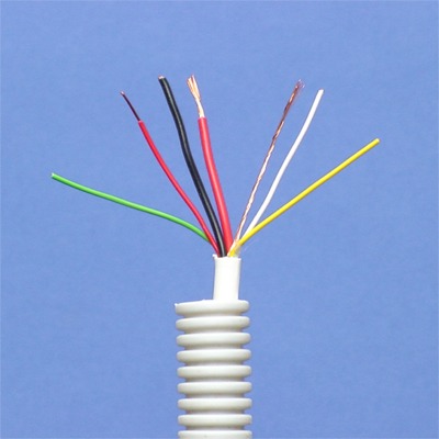 Tube précâblé (flex) avec câble souple blindé alarme 4x0.22mm² + 2x0.75mm² Eca (rouleau 100 mètres) 