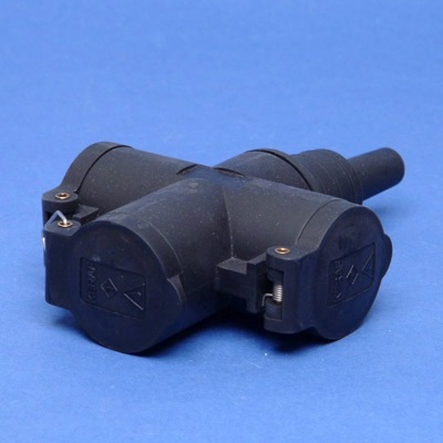 Fiche femelle caoutchouc triple 2P+T 3x16A 